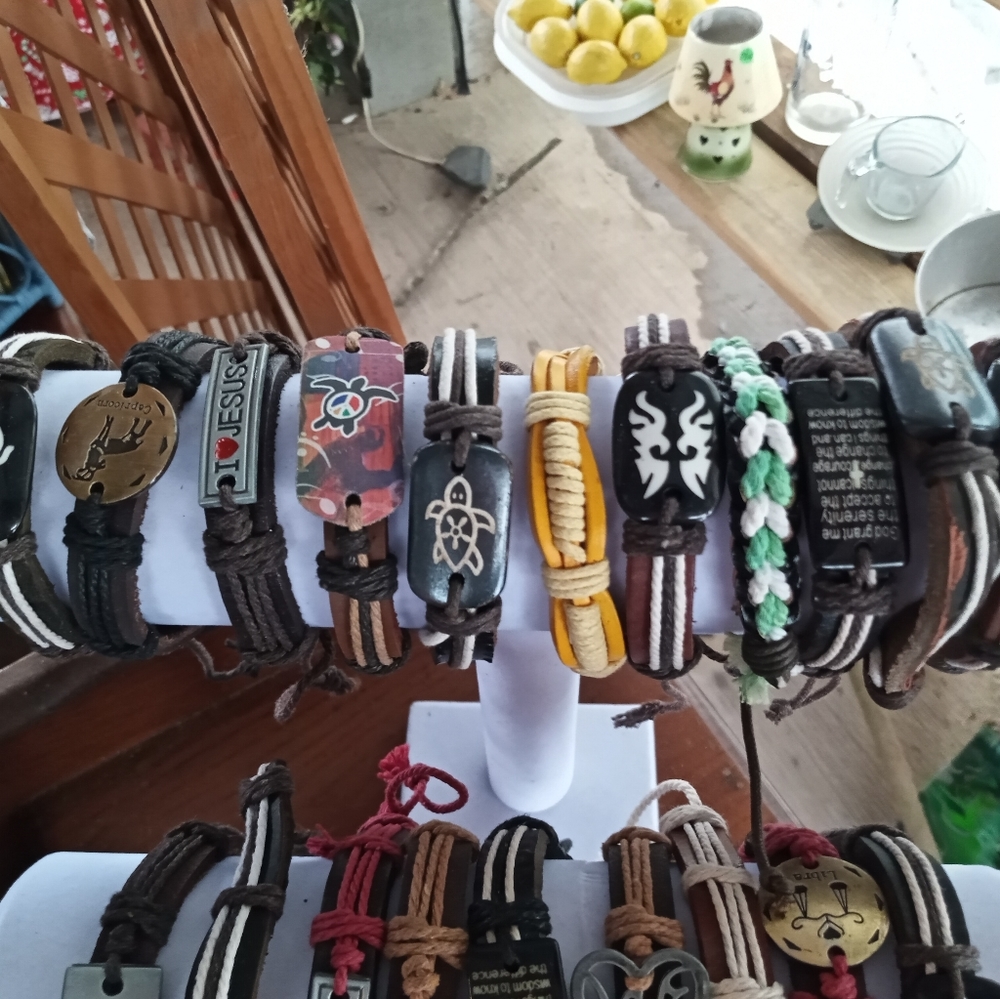 Handmade bracelets - Picture 4 of 4